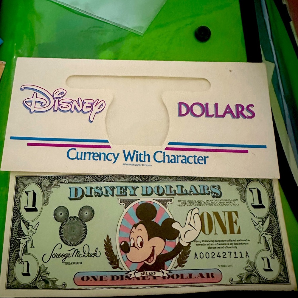 Disney dollars 💵